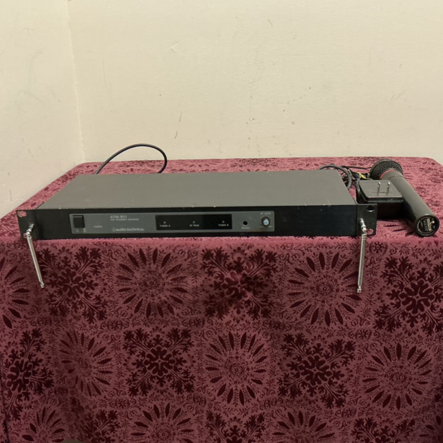 Audio-Technica ATW-R11 VHF Diversity Receiver Wireless Microphone