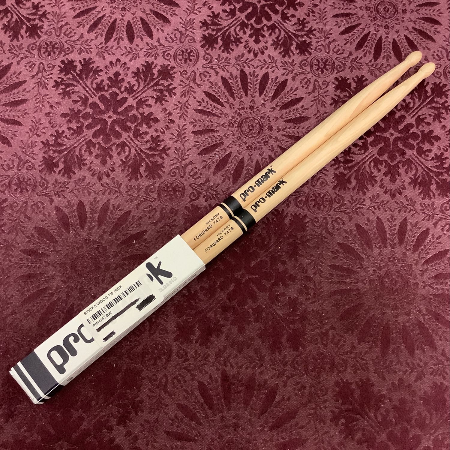 Promark Forward Hickory 747B Wood Tip Drumsticks Promark Forward Hickory 747B Wood Tip Drumsticks