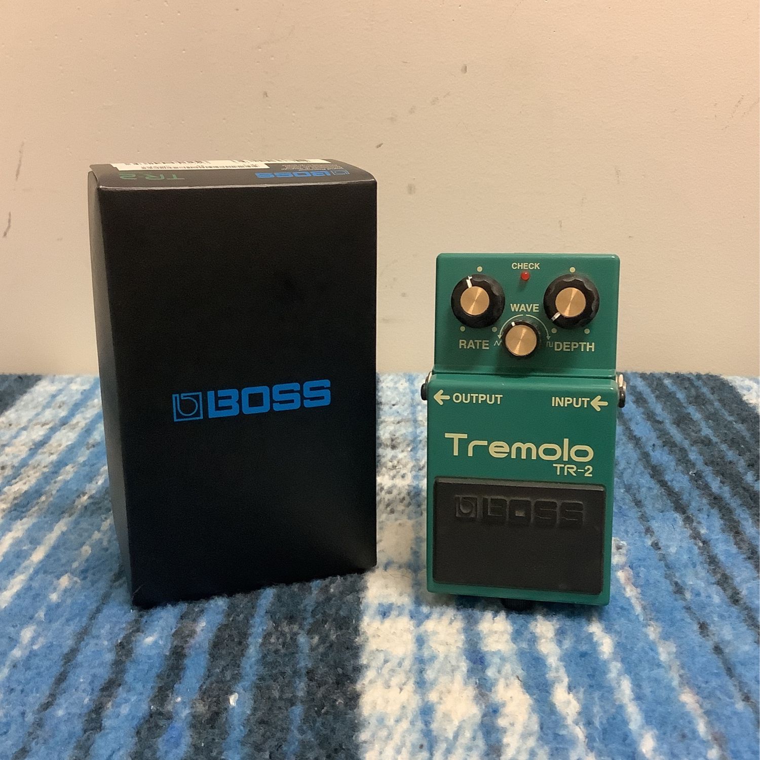 Boss Tremolo TR-2 Tremolo Guitar Effect Pedal Boss Tremolo TR-2 Tremolo Guitar Effect Pedal