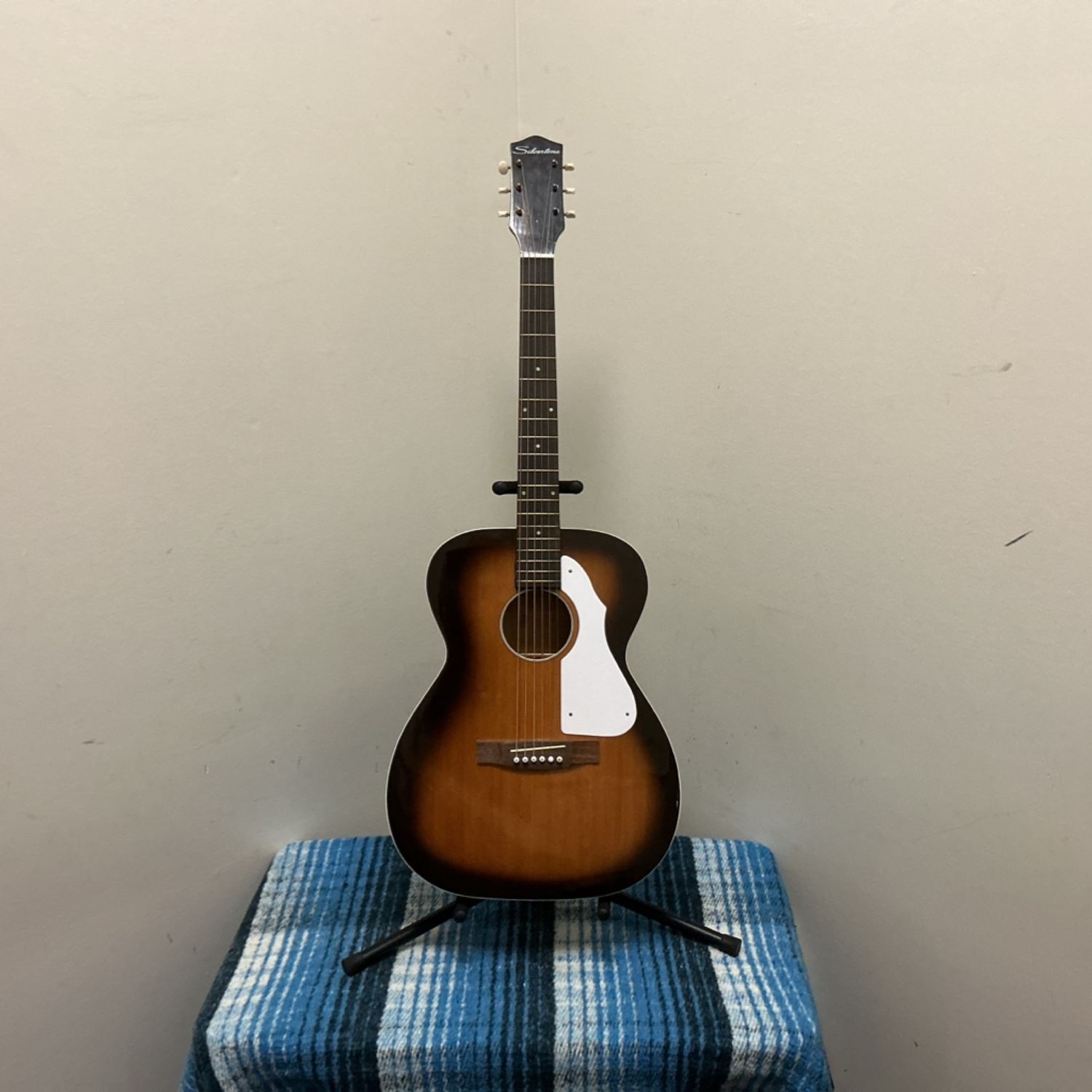 1965 Silvertone H621 Acoustic Guitar 1965 Silvertone H621 Acoustic Guitar