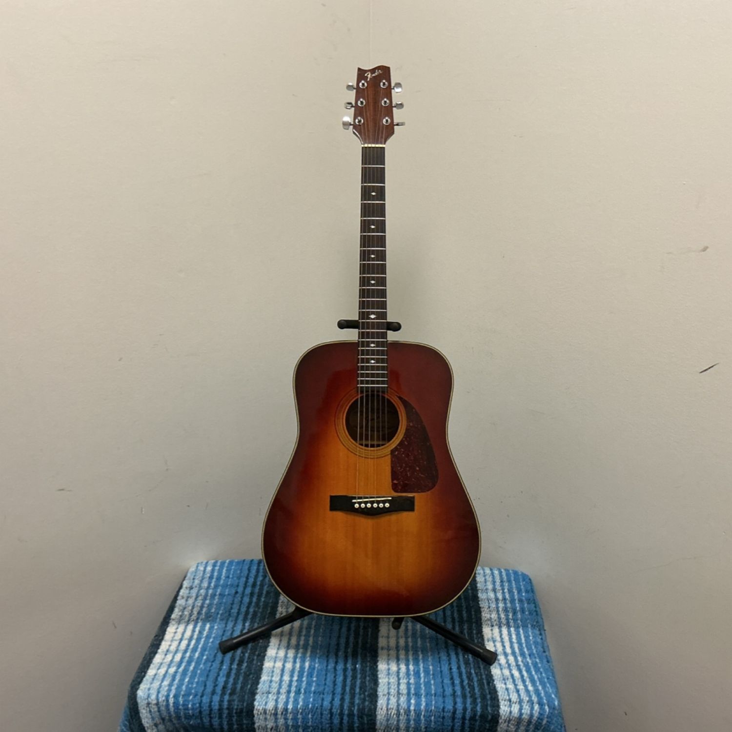 80's Fender F-220SB Acoustic Guitar 80's Fender F-220SB Acoustic Guitar