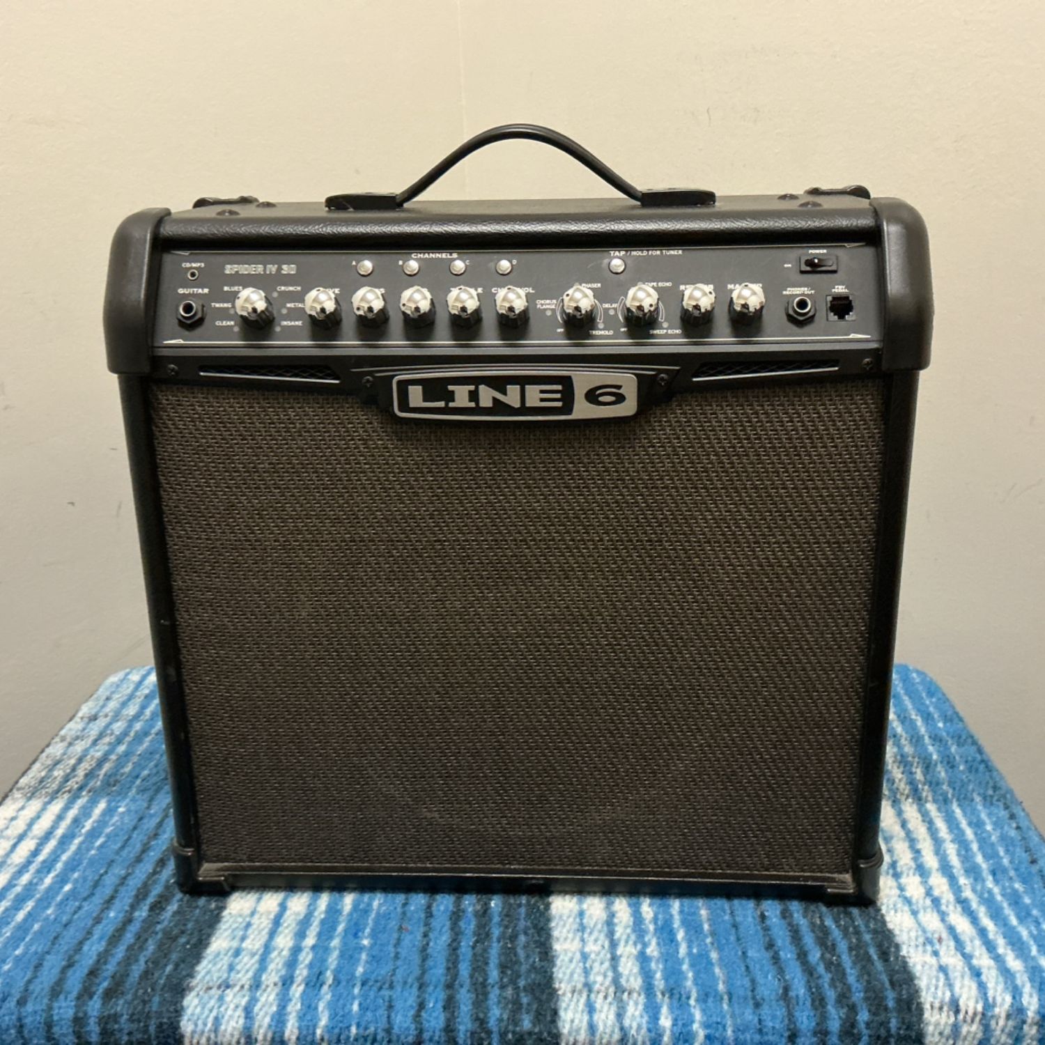 Line 6 Spider IV 30 30-Watt 1x12 Line 6 Spider IV 30 30-Watt 1x12" Digital Modeling Guitar Practice Amp