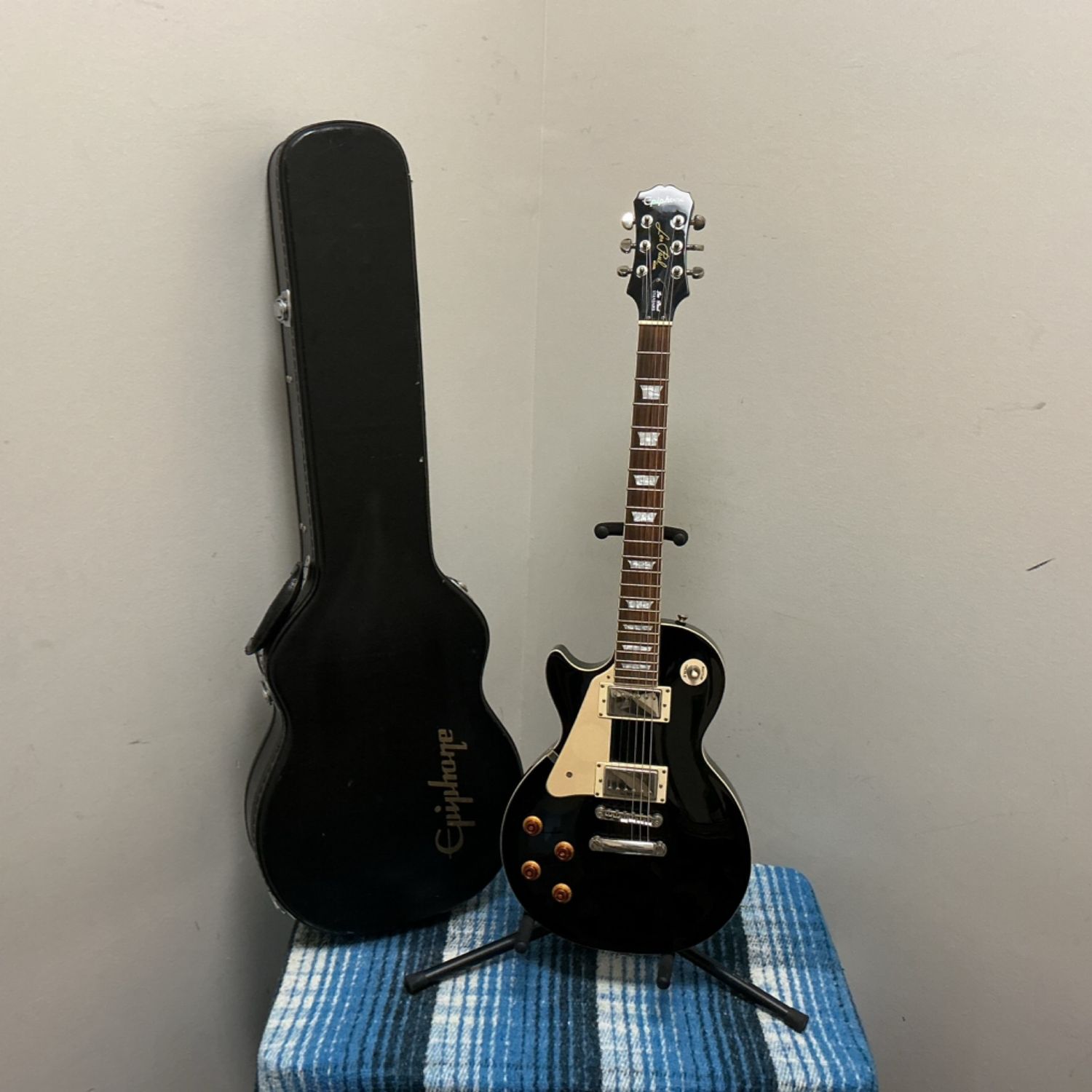 2012 Epiphone Les Paul Standard Left-Handed Electric Guitar w/Case 2012 Epiphone Les Paul Standard Left-Handed Electric Guitar w/Case