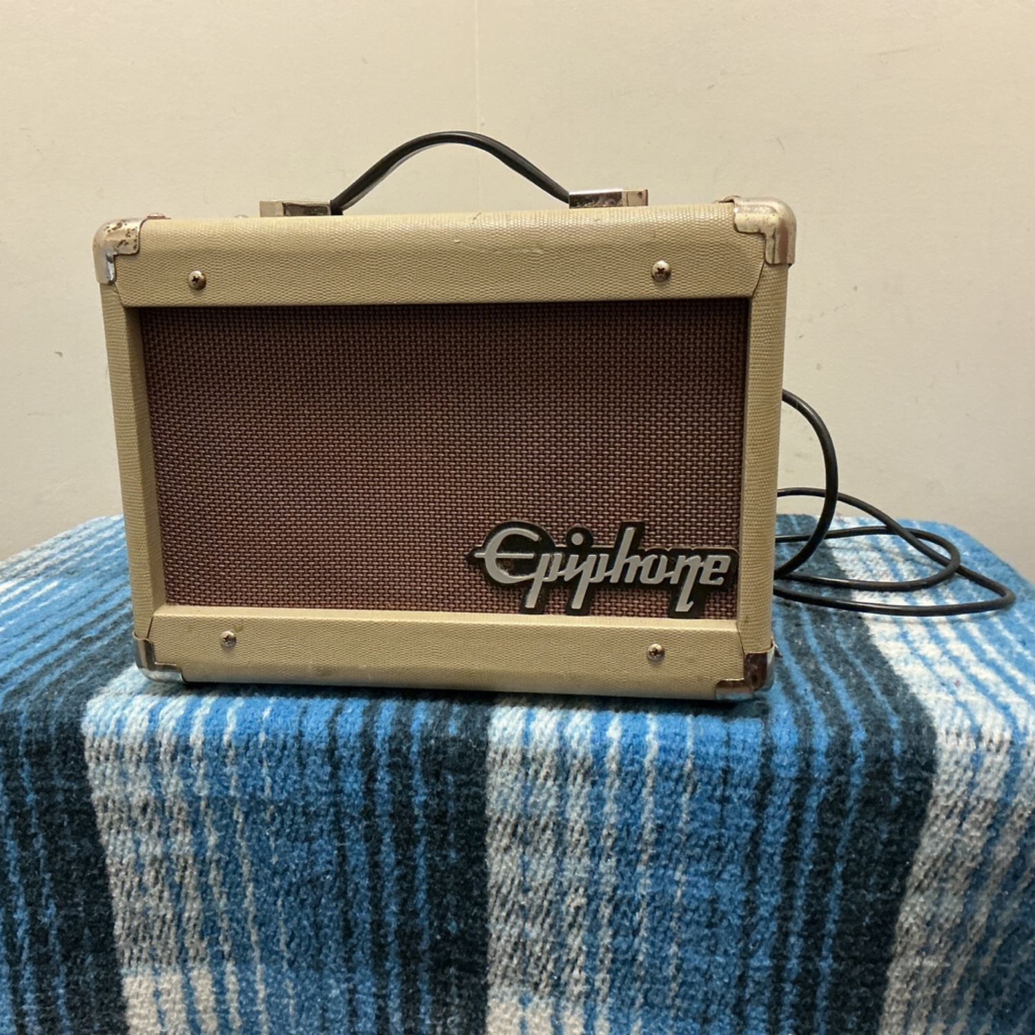 Epiphone Studio Acoustic 15C Guitar Amp Epiphone Studio Acoustic 15C Guitar Amp
