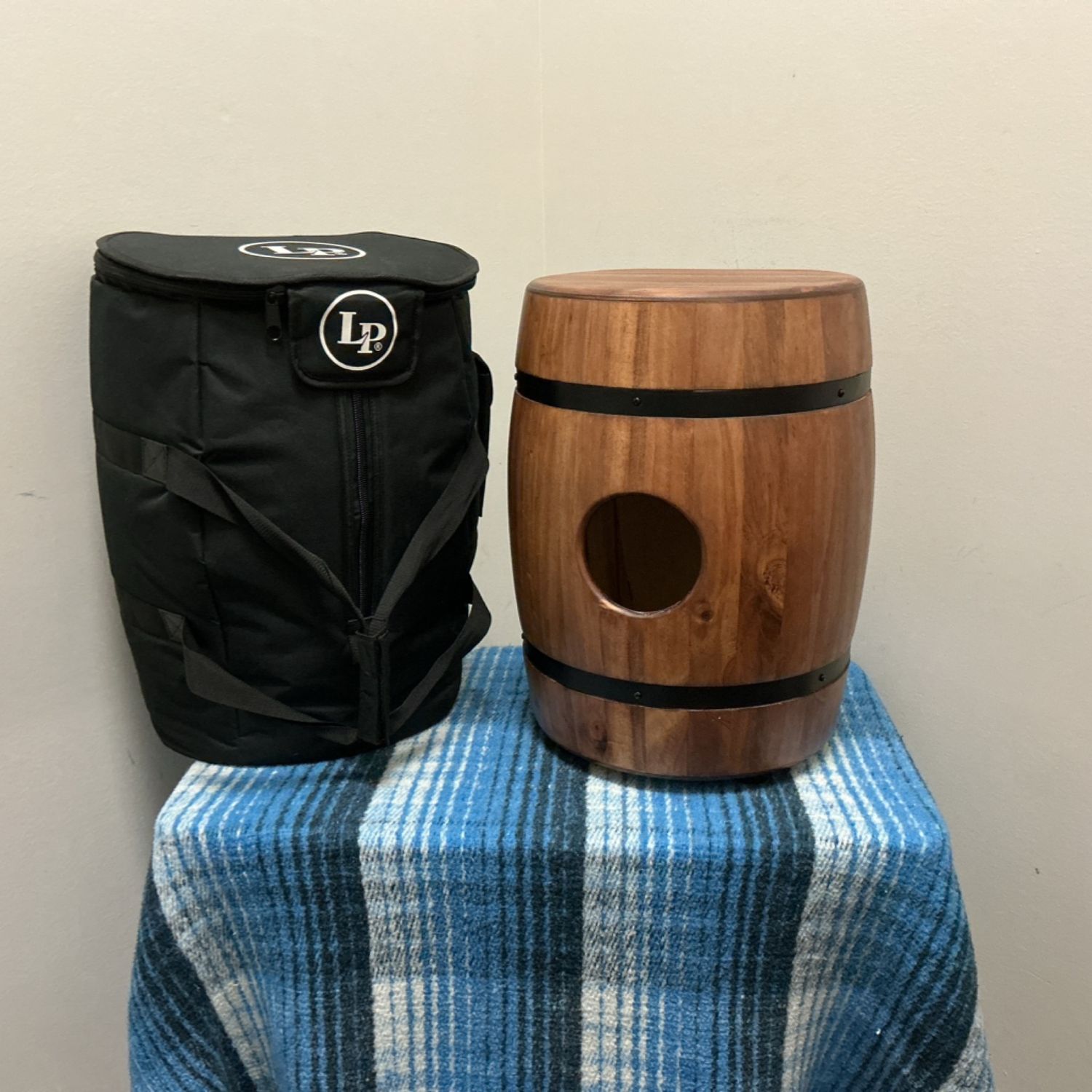 Latin Percussion LP Matador M1406WB Stave Whiskey Barrel Tumba Cajon w/LP Bag Latin Percussion LP Matador M1406WB Stave Whiskey Barrel Tumba Cajon w/LP Bag
