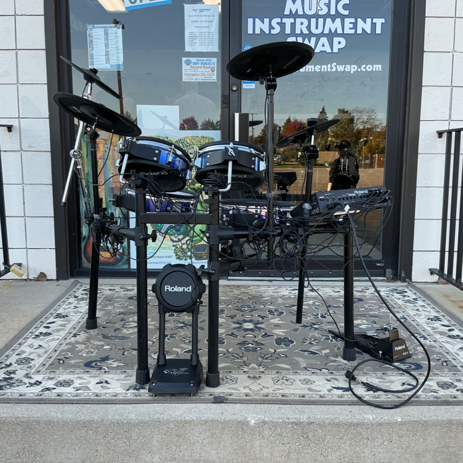 Roland TD-10 Electric Drum Set w/Pads and Rack Roland TD-10 Electric Drum Set w/Pads and Rack