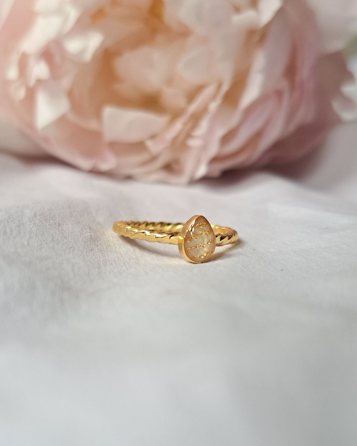 Twist druppel ring - verguld goud of 925 zilver