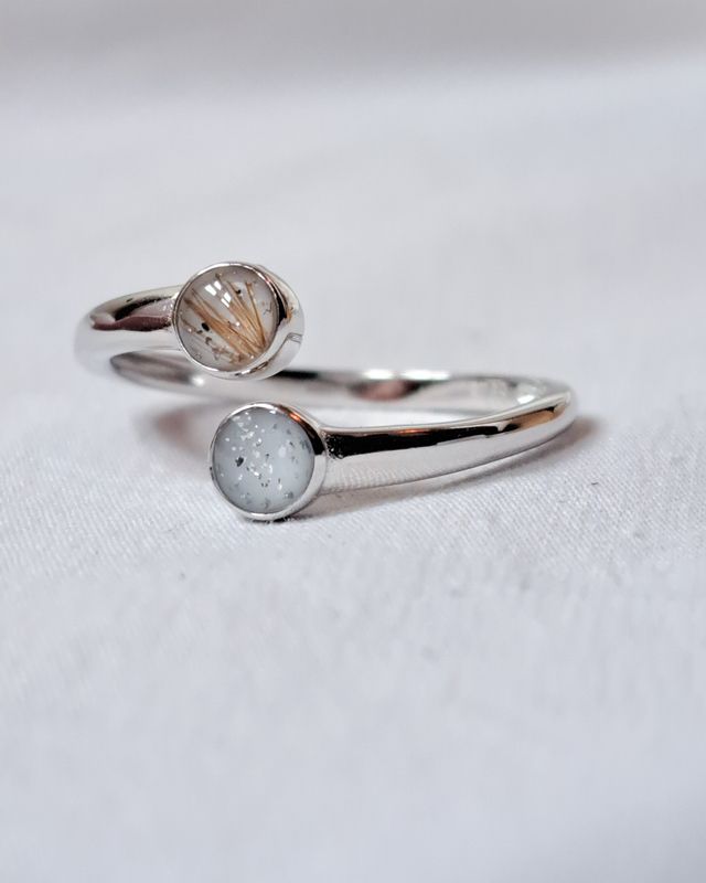 Verstelbare ring met twee ronde balletjes