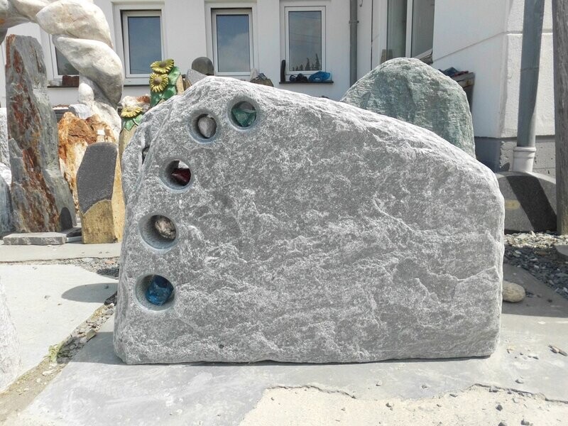 Chiorit-Grau-Felsen, getrommelt mit Glas Chiorit-Grau-Felsen, getrommelt mit Glas