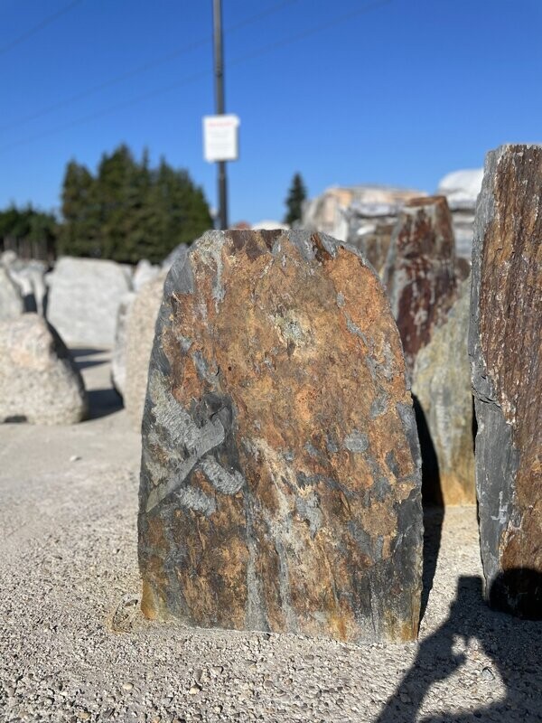Schiefer-Braun-Felsen, spaltrau Schiefer-Braun-Felsen, spaltrau