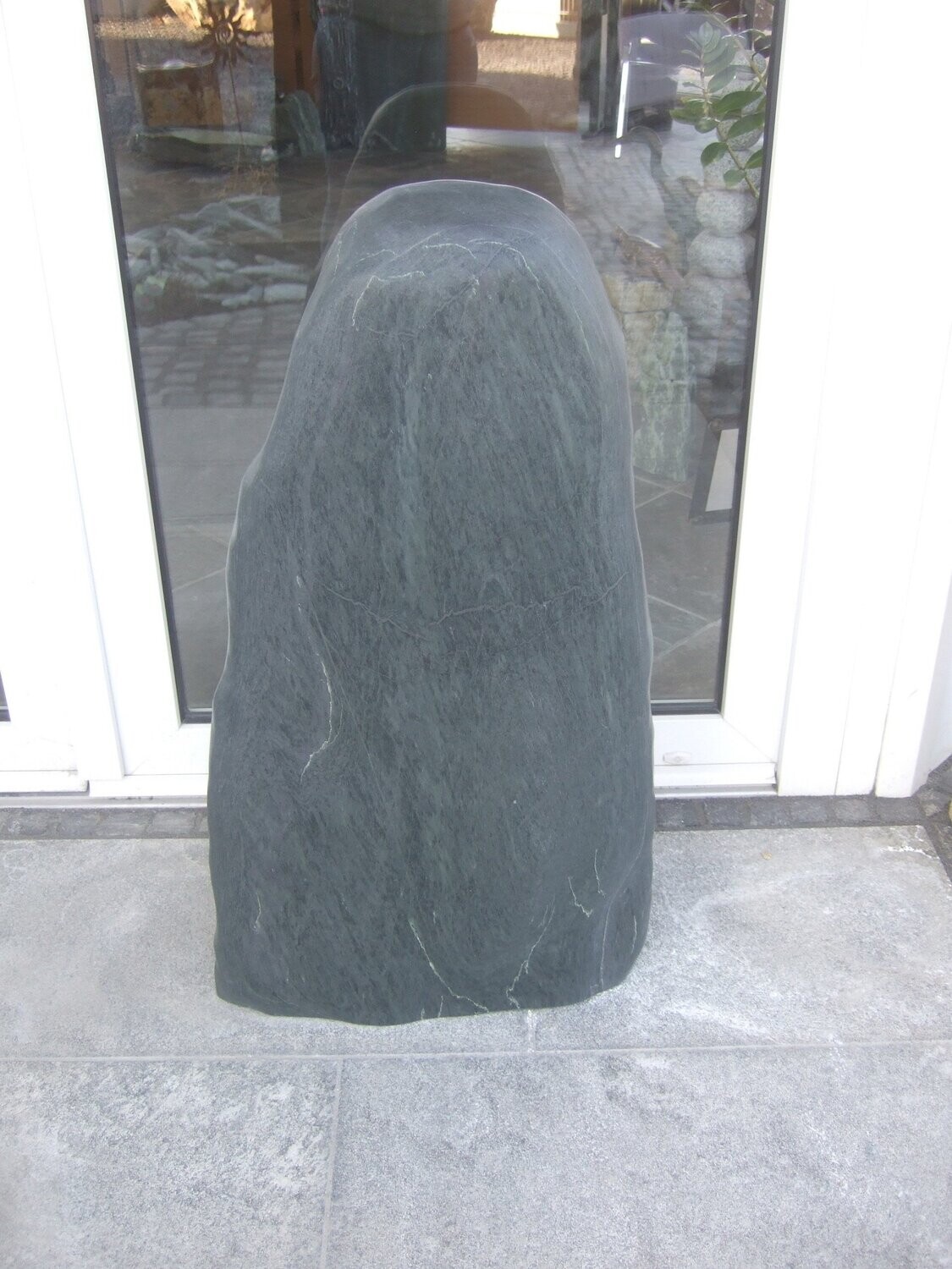 Serpentin-Felsen, satiniert