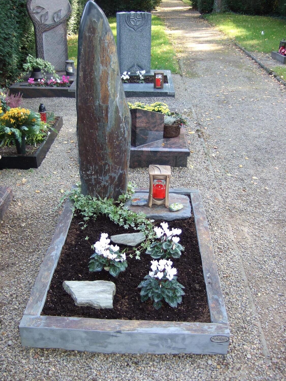 Schiefer-Braun-Einfassung, Seiten gesägt, OF spaltrau
