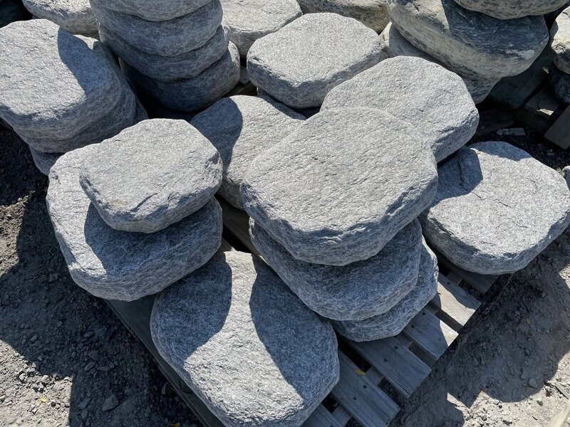Silber-Gneis-Liegekissen, getrommelt Silber-Gneis-Liegekissen, getrommelt
