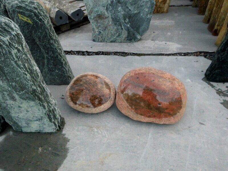 Schwedischer-Granit-Findlingskissen, teilpoliert Schwedischer-Granit-Findlingskissen, teilpoliert