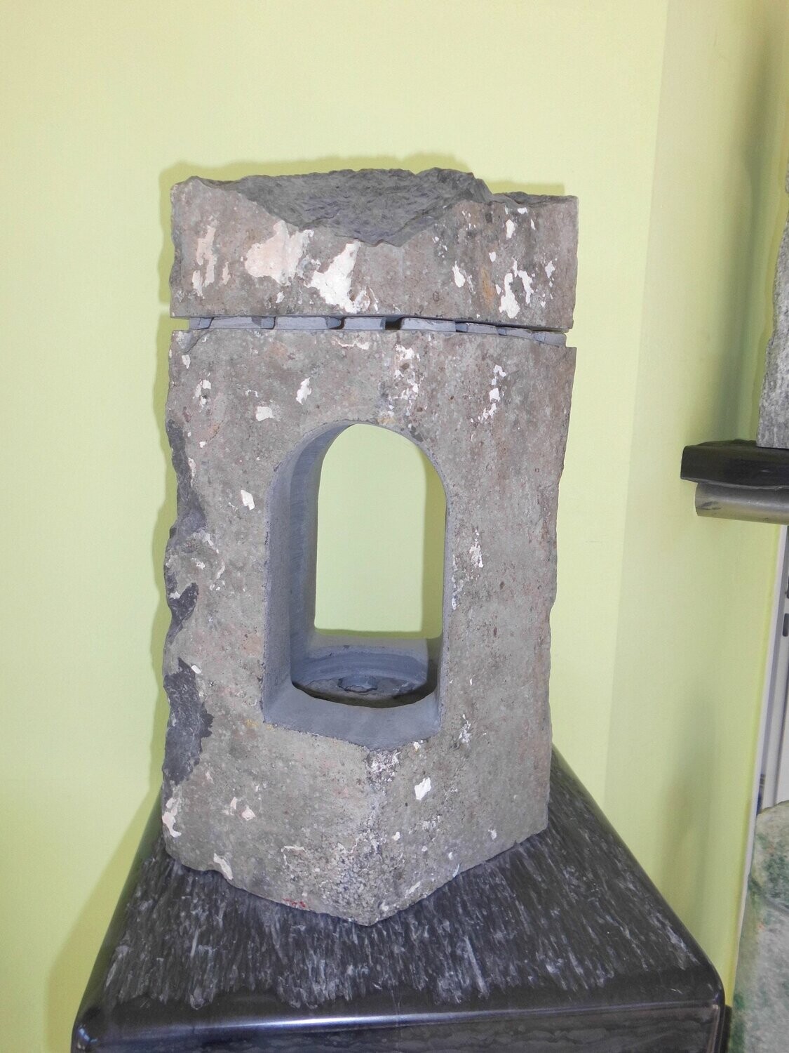 Basalt-Grablaterne anthrazit, naturbelassen