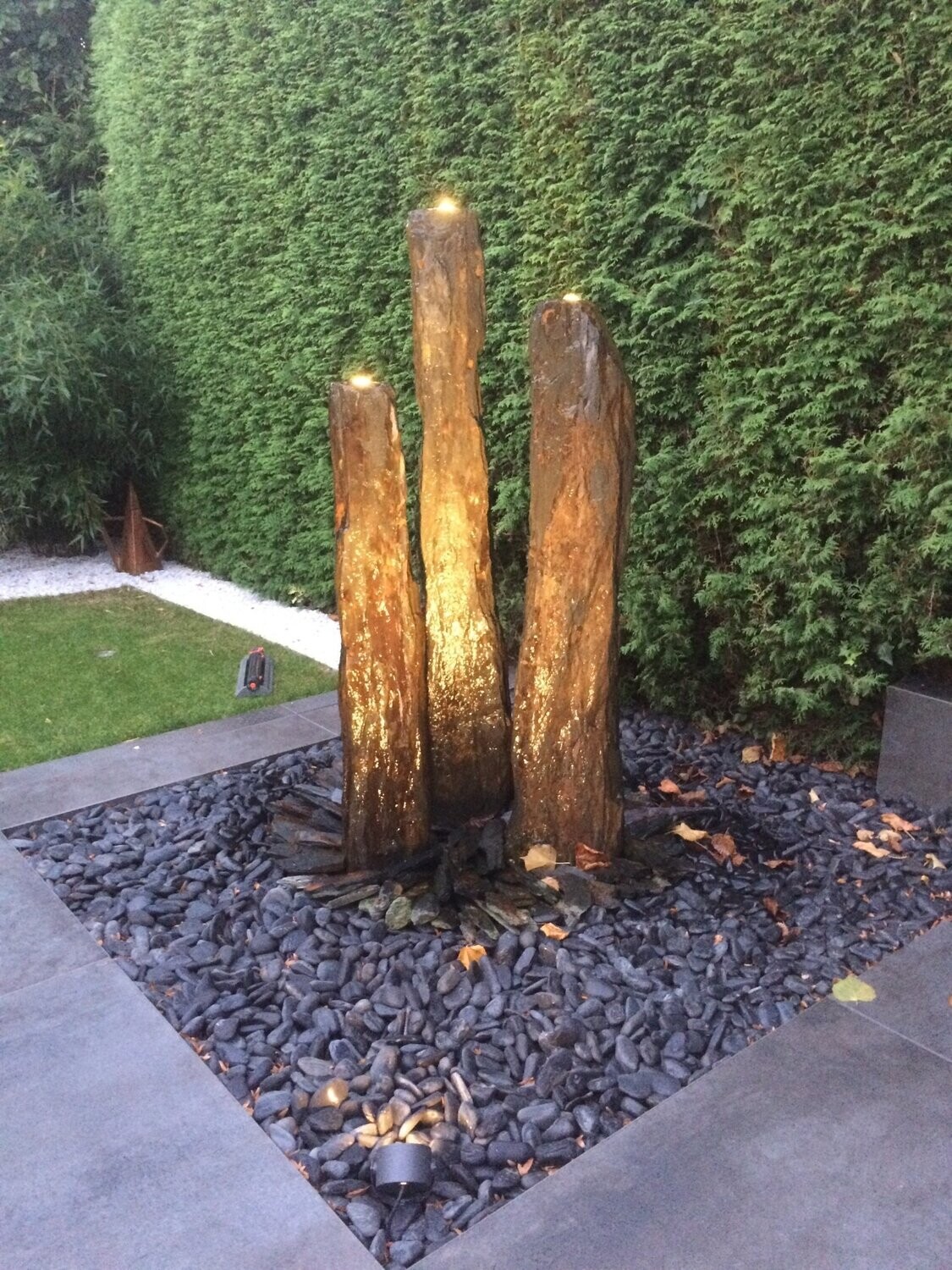 3er-Gruppe-Schiefer-Braun, spaltrau, gebohrt