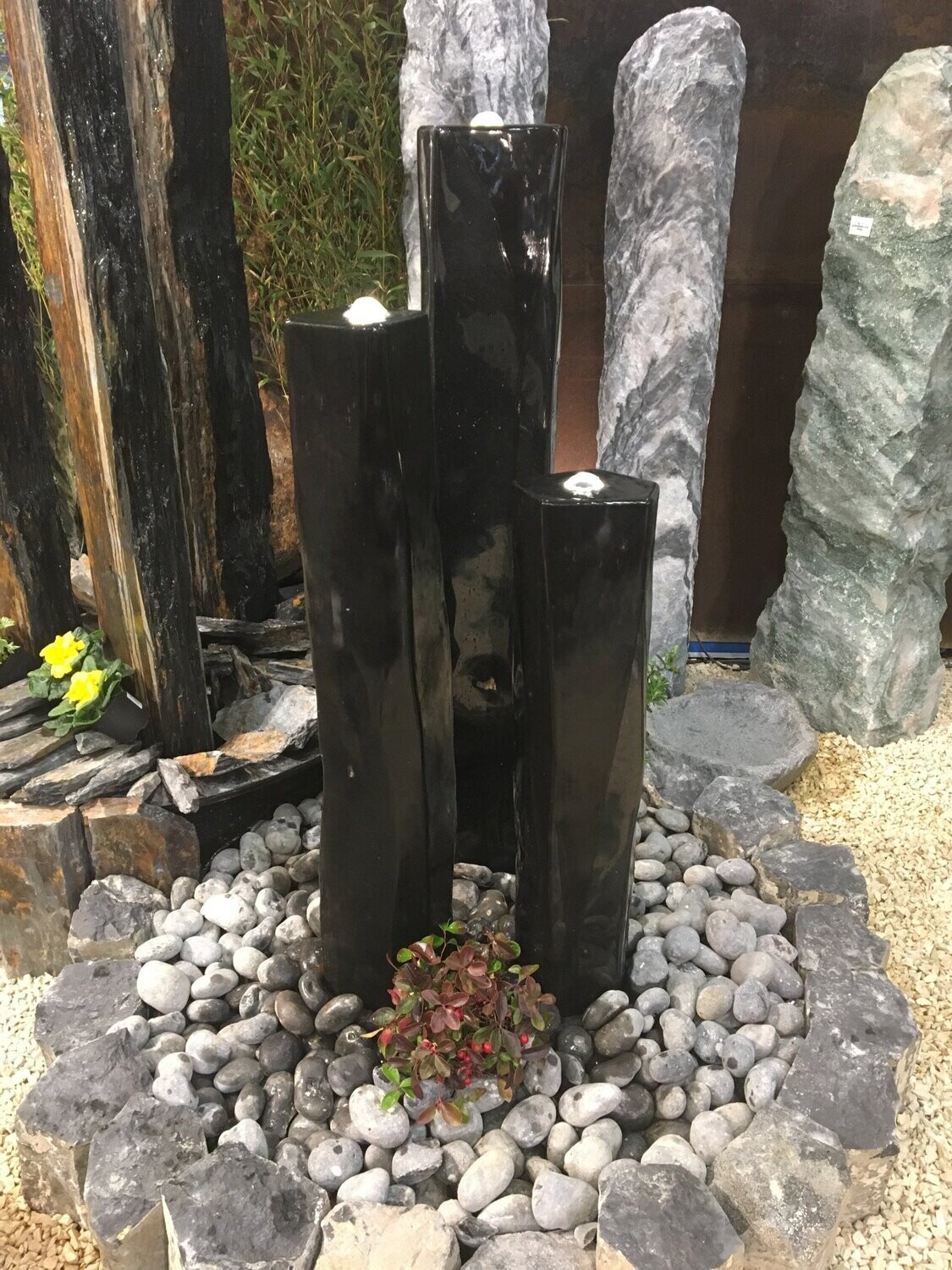 3er-Gruppe-Basalt, poliert, gebohrt