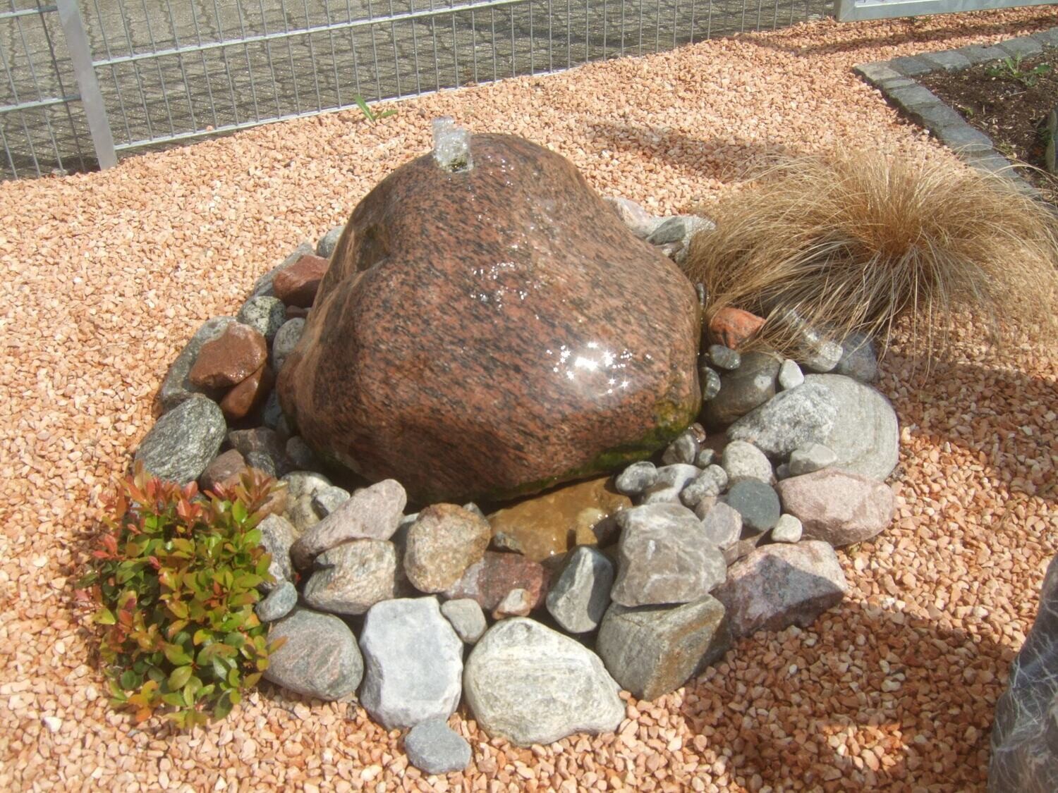 Schwedischer-Granit-Quellstein