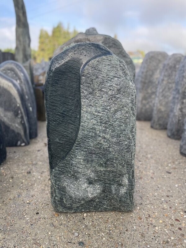 Serpentin-Felsen, getrommelt & teilpoliert Serpentin-Felsen, getrommelt & teilpoliert