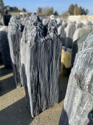 Schiefer-Schwarz-Felsen, spaltrau & teilsatiniert