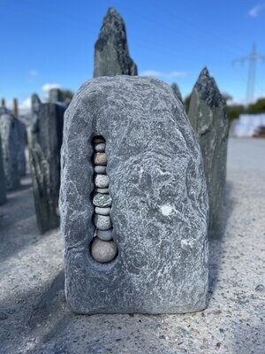 Chiorit-Grau-Felsen, getrommelt mit Steineiche