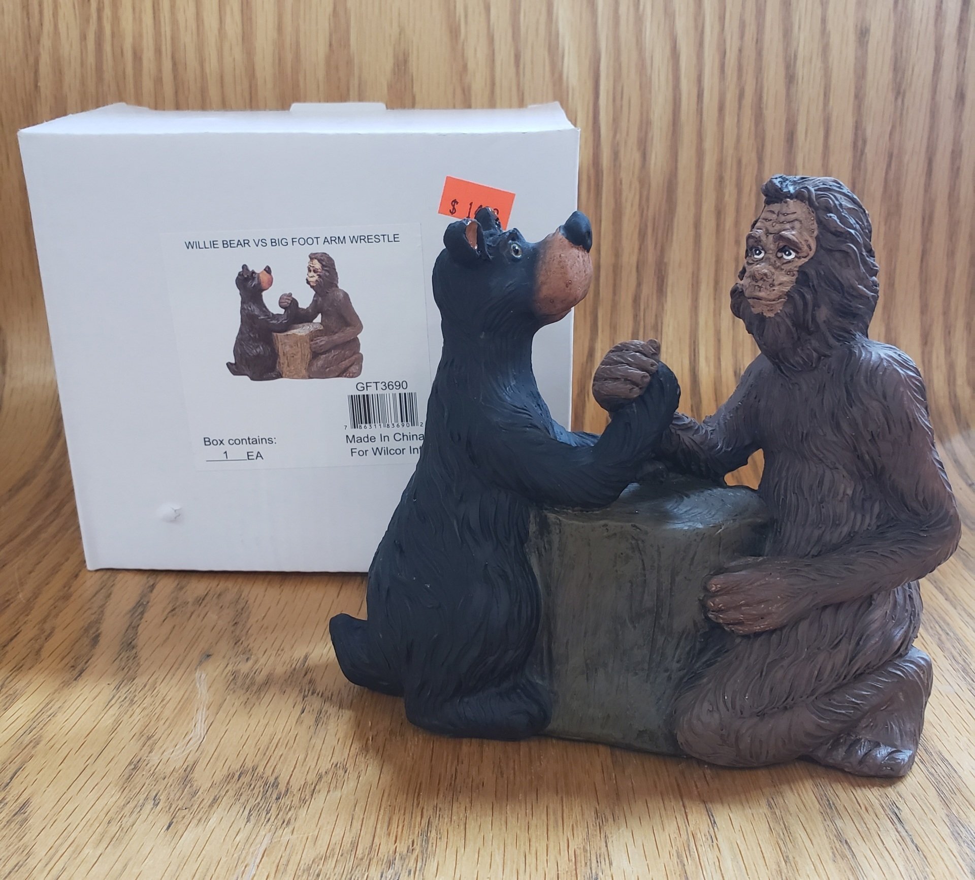 Bigfoot & Black Bear Arm Wrestle Figurine