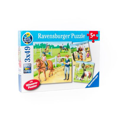 Ravensburger puzzle Den u koní 3x49 dílků