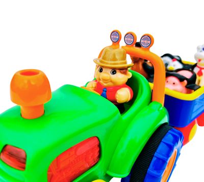Traktor s farmářem a zvířátky