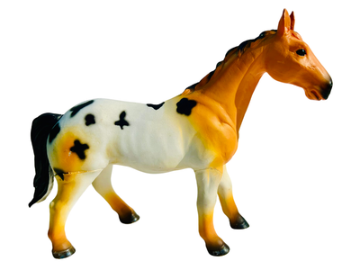 Gumová figurka koně – strakatý hnědák