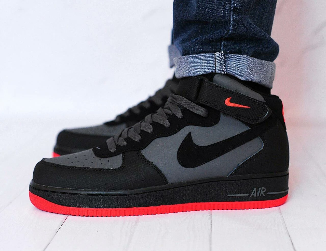 Nike Air Force 1 Mid 07 “Hot Lava”