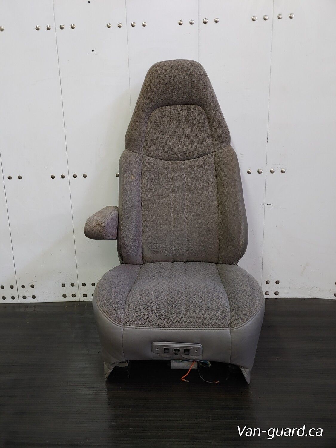 Chevy Express / GMC Savana Driver Seat - Powered