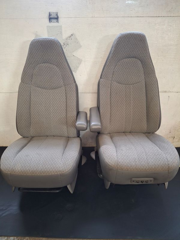 Pair of Chevy Express / GMC Savana Front Seats - Powered