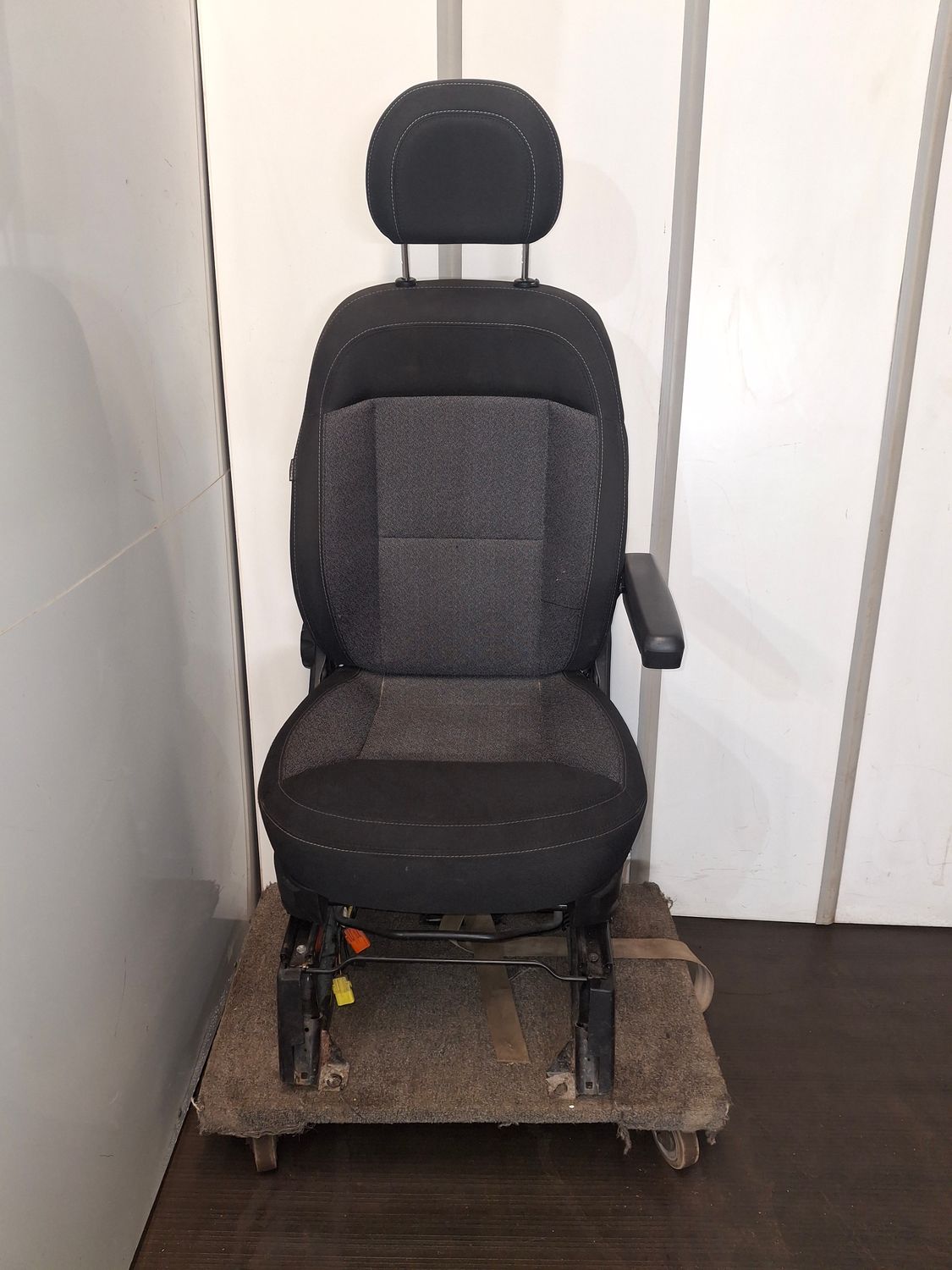 ​Ram ProMaster Passenger Seat - w/ Airbag