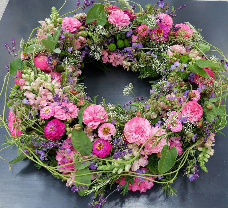 naturhafter Blütenkranz