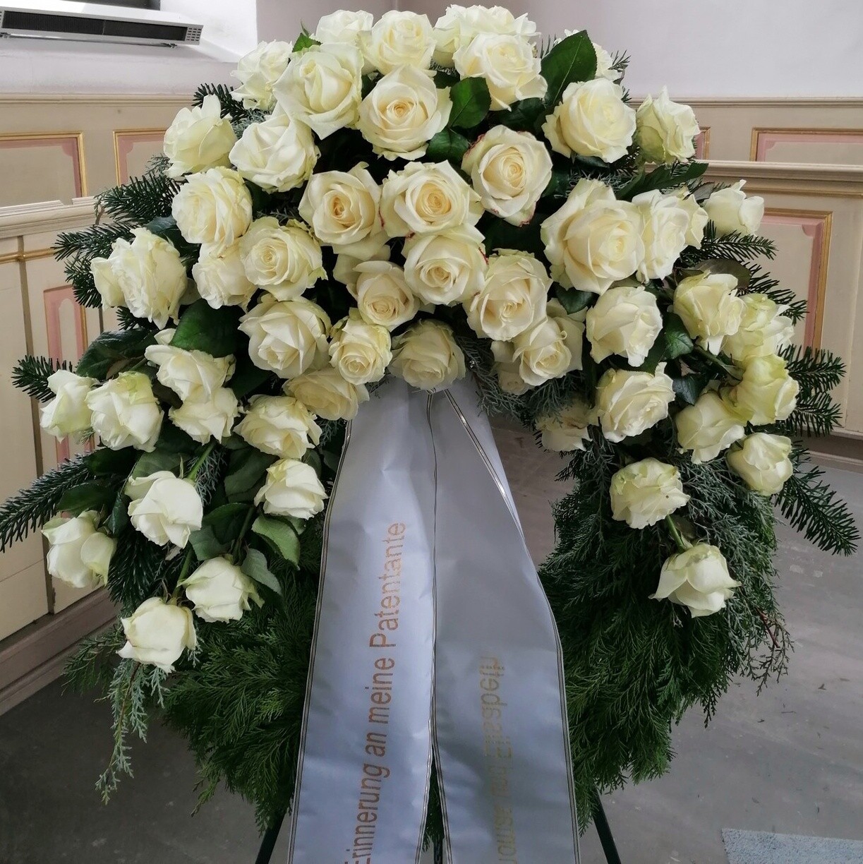 klassischer Trauerkranz
