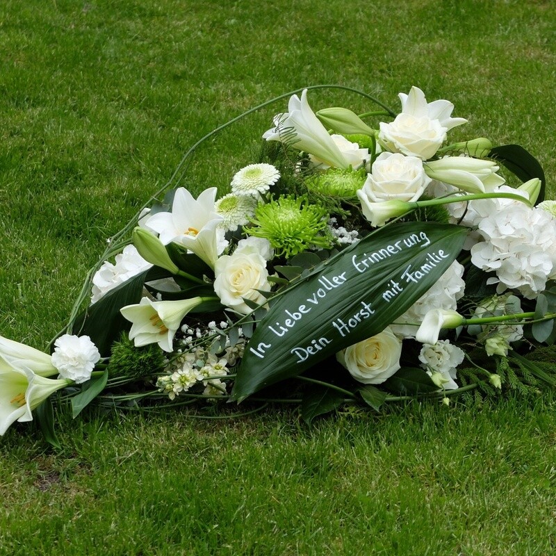 Trauergesteck länglich