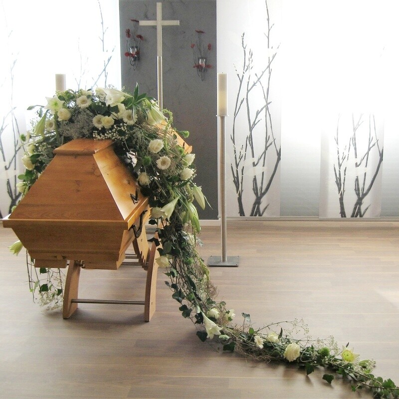 lang abfließender Sargbogen lang abfließender Sargbogen