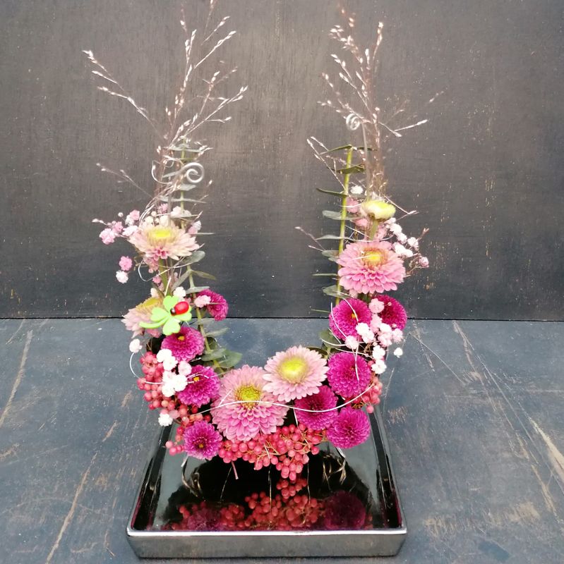 Hufeisen aus Blüten