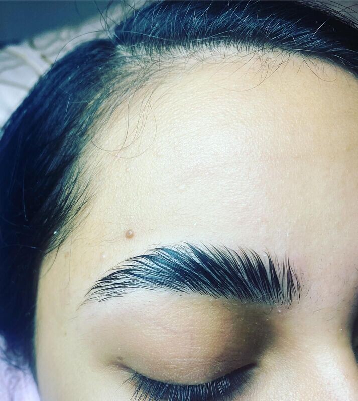 Laminado de cejas con tinte
