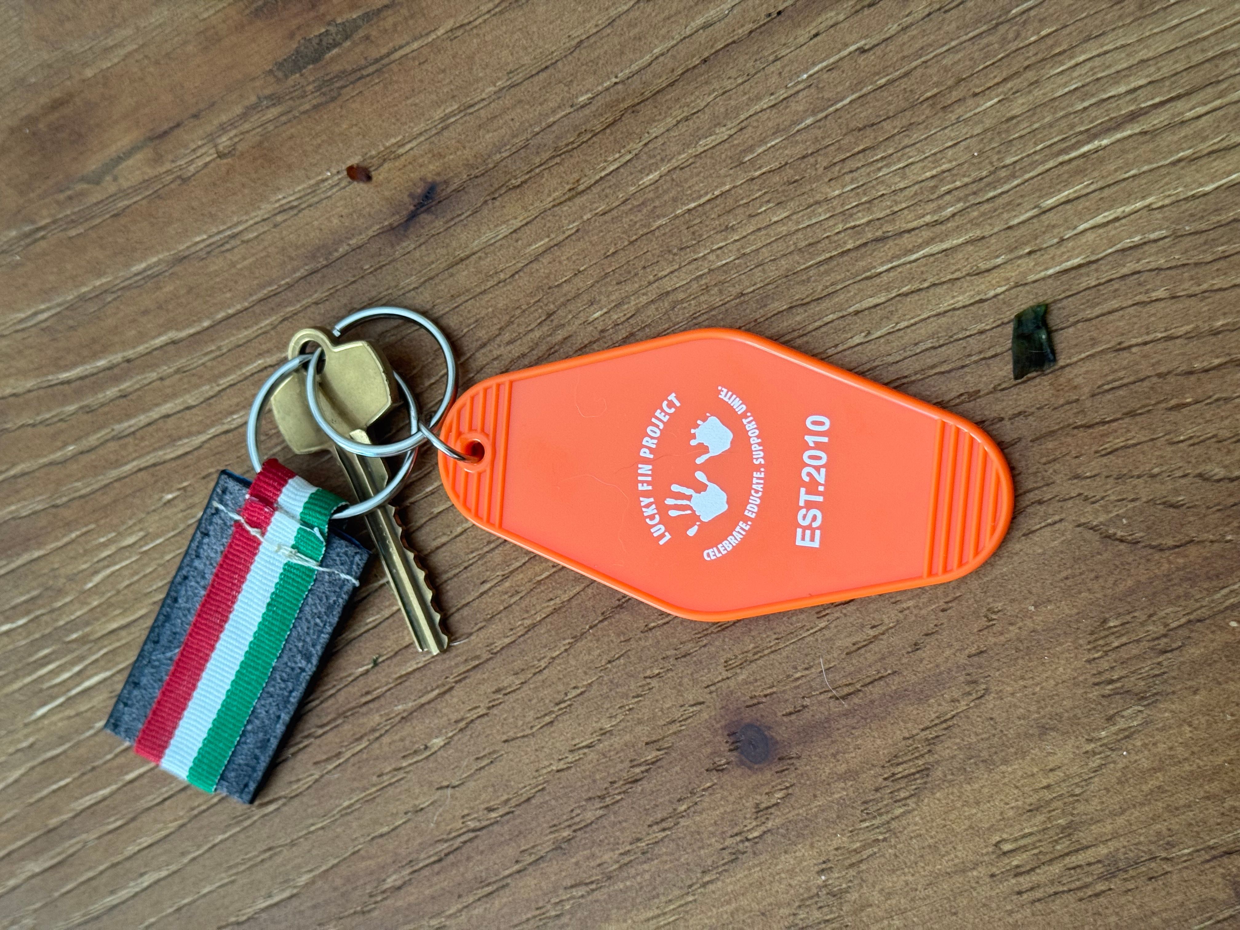 *NEW* Vintage Style Motel Key Chain