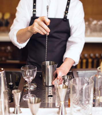 Barra, cockteleria y gastronomia