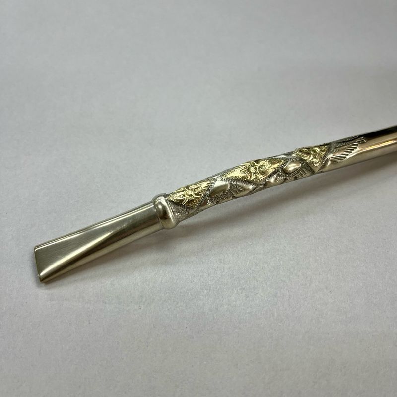BOMBILLA DE  PLATA GRUESA C/APLIQUE