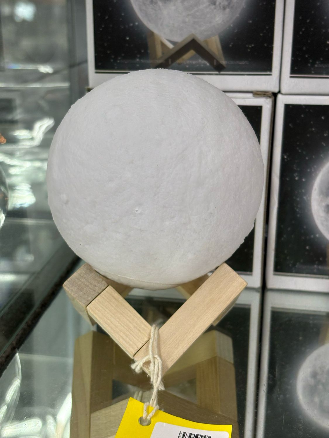 LAMPARA LED LUZ DE LUNA 10CM C/BASE MADERA