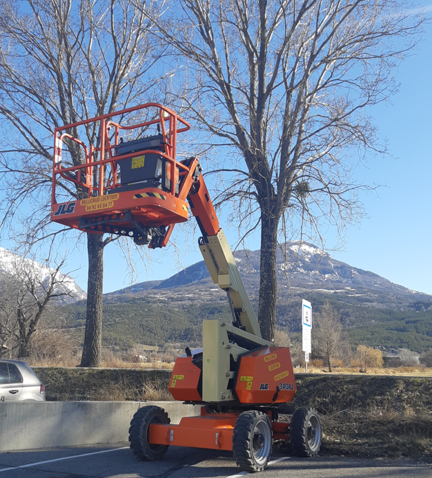 NACELLE ARTICULEE  - 4 X 4 - HAUTEUR 12 M