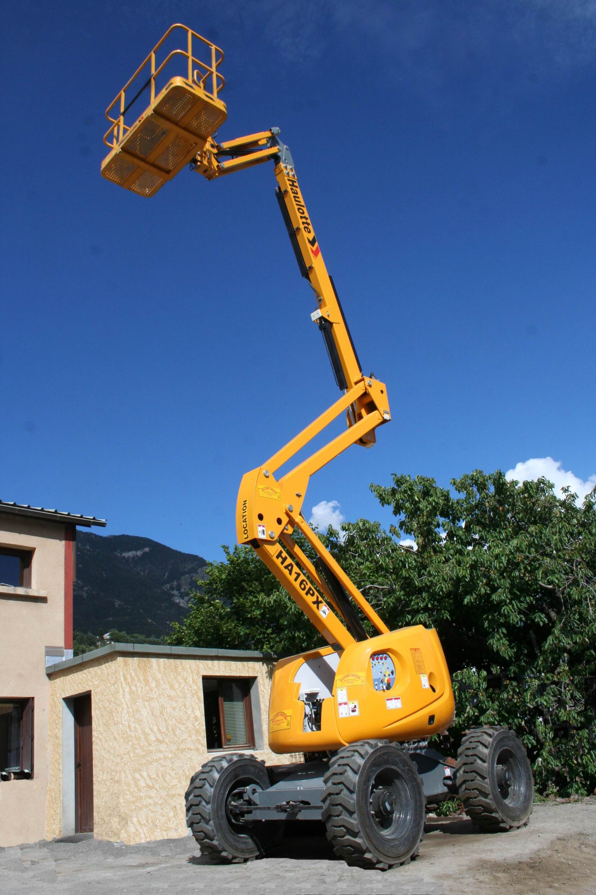 Nacelle 4×4 - 16 M – 2 ESSIEUX DIRECTIONNELS