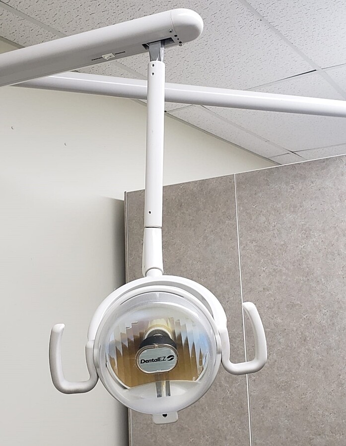 Dental EZ Lumina Dental Cabinet Mount Light - Halogen *Refurbished