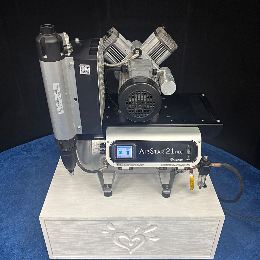 Air Techniques Air Star 21 NEO Touch Screen, Smart Alarm Single Head Oil-Less Air Compressor, 110 volt (2-3 User) *Excellent Used