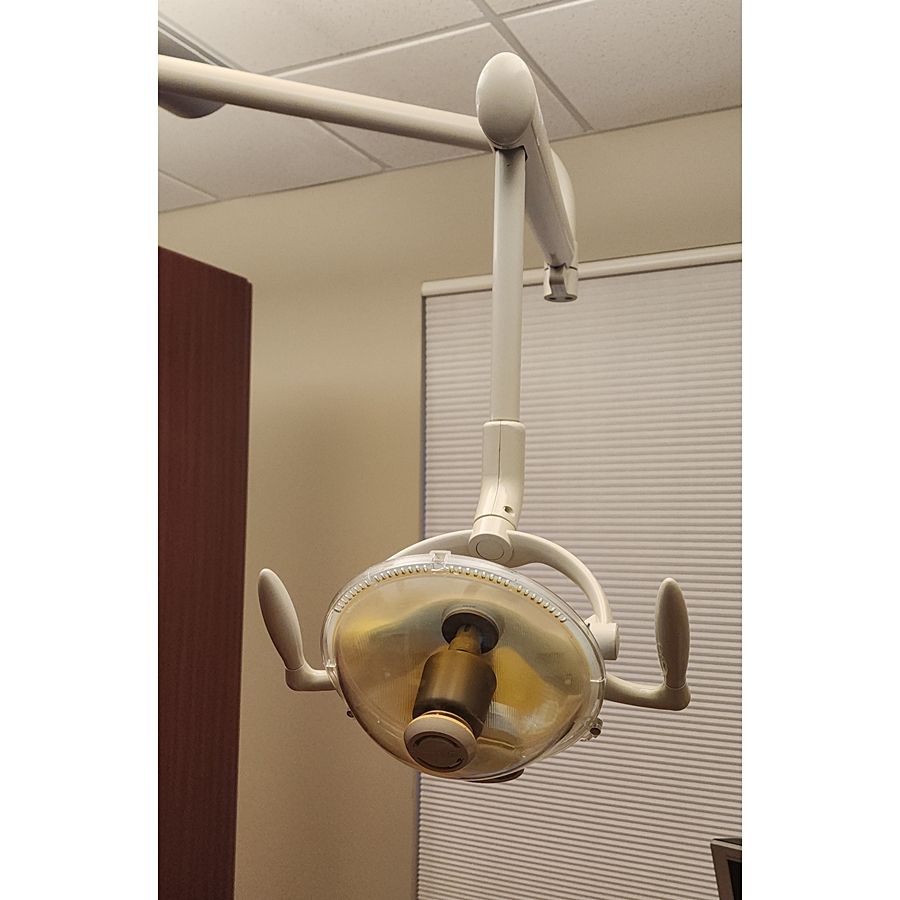 Midmark Dental Cabinet Mounted Exam Light, Halogen *Refurbished Midmark Dental Cabinet Mounted Exam Light, Halogen *Refurbished