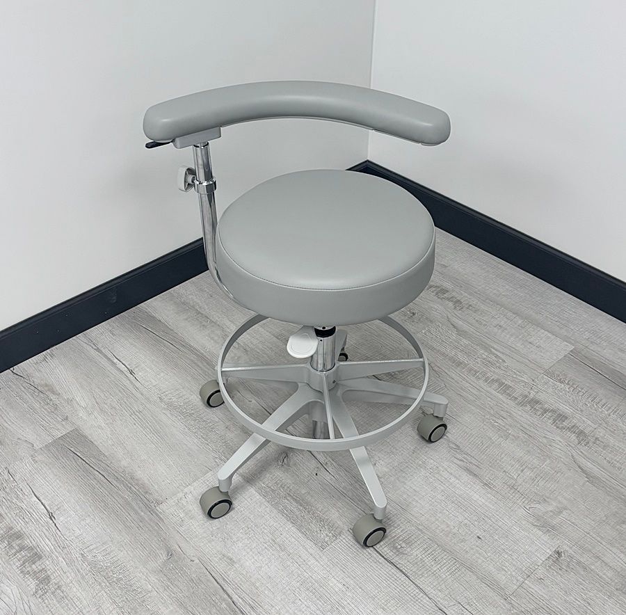 Pelton & Crane Dental Assistant Stool - Color of Choice Vinyl Upholstery *Refurbished Pelton & Crane Dental Assistant Stool - Color of Choice Vinyl Upholstery *Refurbished