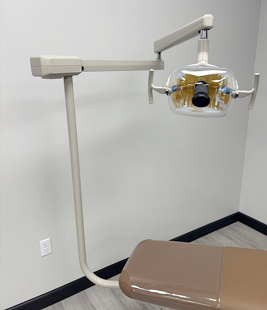 ADEC 6300 Dental Radius Mount Examination Light *Refurbished